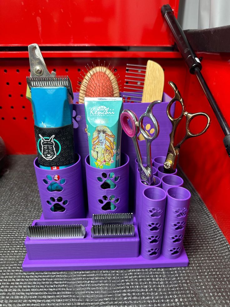 Essential Elements for Your Grooming Station : tool storage